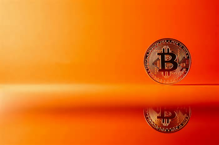 Bitcoin cai 10% e criptomoedas apagam ganhos pós-Trump com guerra comercial