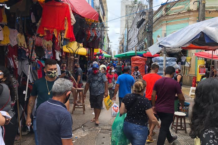Comércio funcionará em horário reduzido no feriado em Manaus