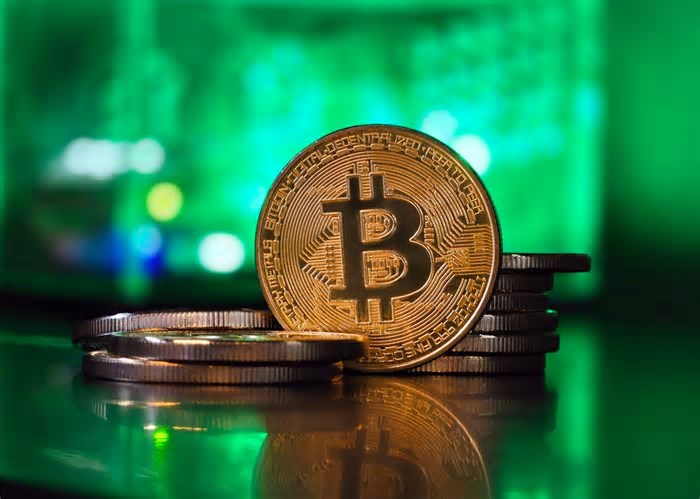 Bitcoin embarca na tese de ‘ouro digital’ e volta a ser negociado acima de US$ 90 mil