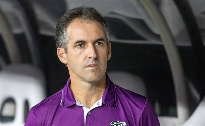 Léo Condé, treinador do Ceará, se rende e elogia Palmeiras: “Uma das melhores equipes da América”