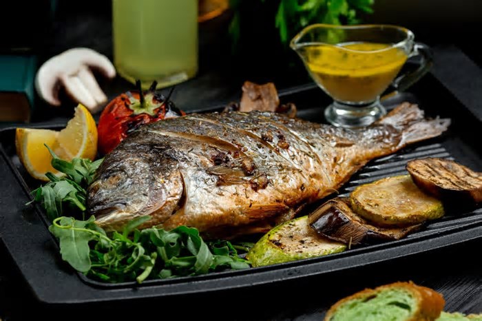 Peixe falsificado? Linguado vendido como bacalhau é encontrado em operação do Procon em SC