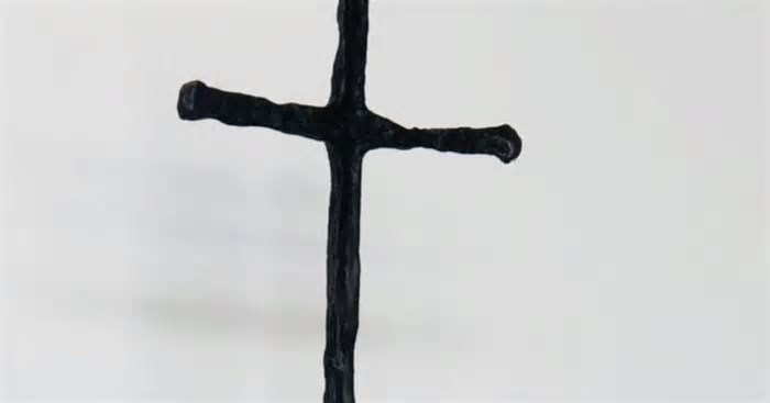 Cruz de primeira missa no Brasil volta a Porto Seguro durante evento alusivo à chegada dos portugueses