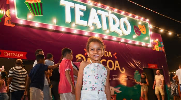 Teatro na Vila da Páscoa encanta crianças e adultos com apresentações gratuitas na Orla da Atalaia