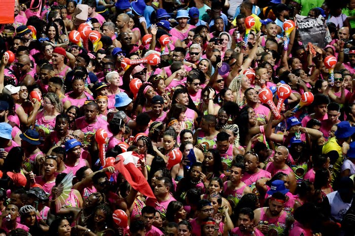 Lei 'antibaixaria' que veta contratação de artistas é sancionada pela Prefeitura de Salvador