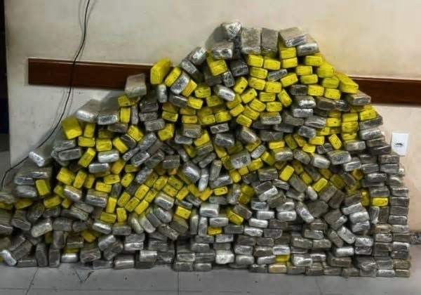 Polícia Militar apreende cerca de 300 kg de maconha no extremo sul da Bahia