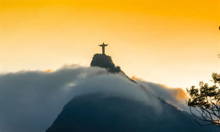 Rio de Janeiro sofre com calor excessivo e recebe alerta do INMET