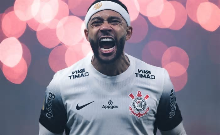 “Campo de m***”. Memphis Depay deprecia campo do Palmeiras