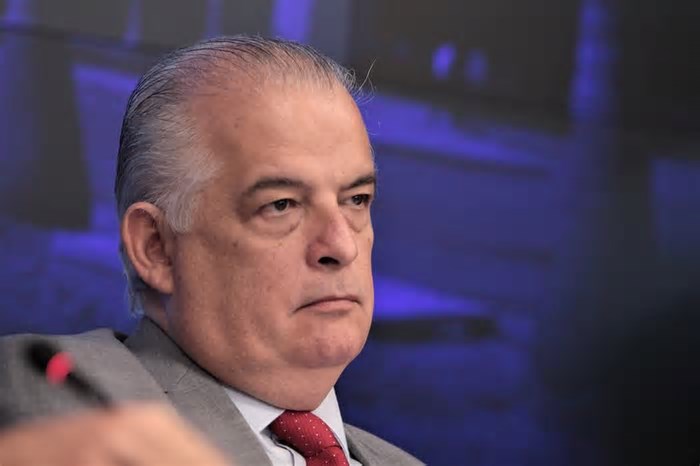Contra Tarcísio, ministro de Lula dá pontapé em disputa para 2026