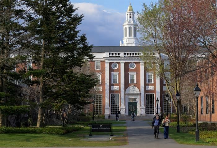 Ciência fica no meio do fogo cruzado de Trump com universidades