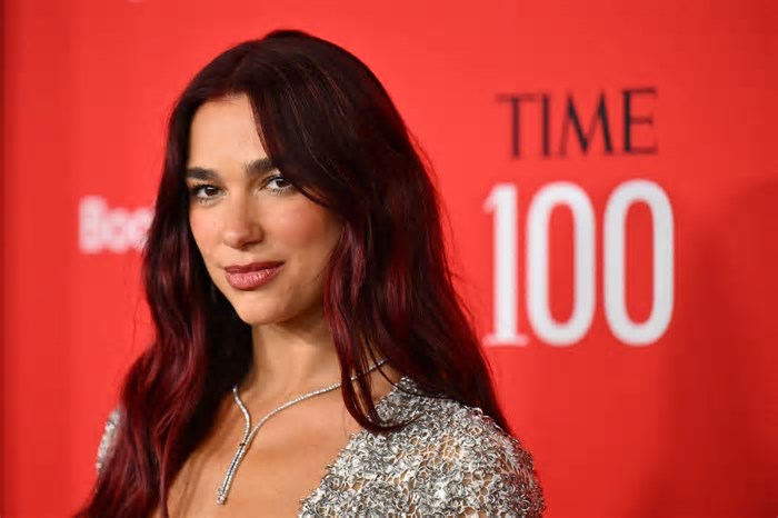 Dua Lipa anuncia shows no Rio e em São Paulo; saiba datas