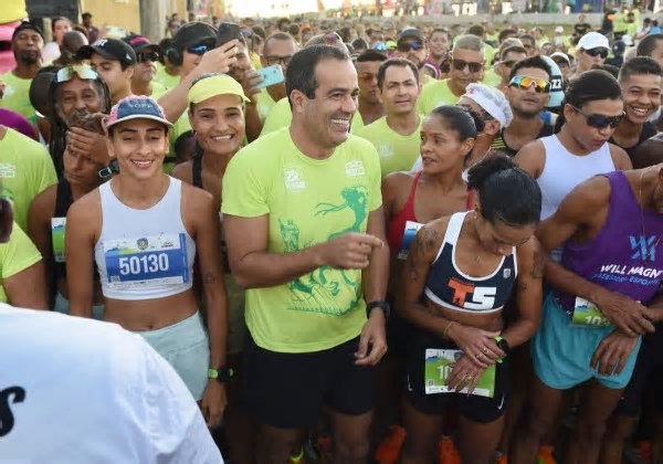 Meia maratona Salvador 21k reúne cerca de 5 mil pessoas na orla da capital baiana