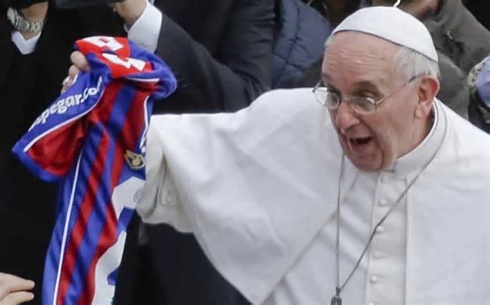 San Lorenzo presta homenagens a Papa Francisco, torcedor fanático do clube
