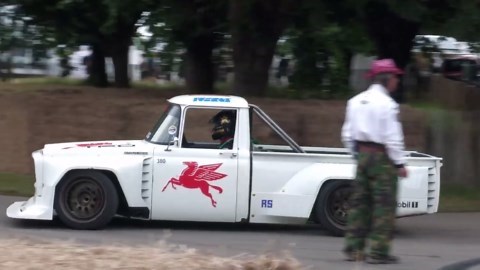 Toyota STOUT 4-Cyl de 650cv: Sons brutais, drifting e donuts insanos!