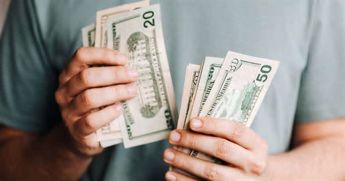 Dólar hoje (30/04): veja o valor da cotação comercial e turismo