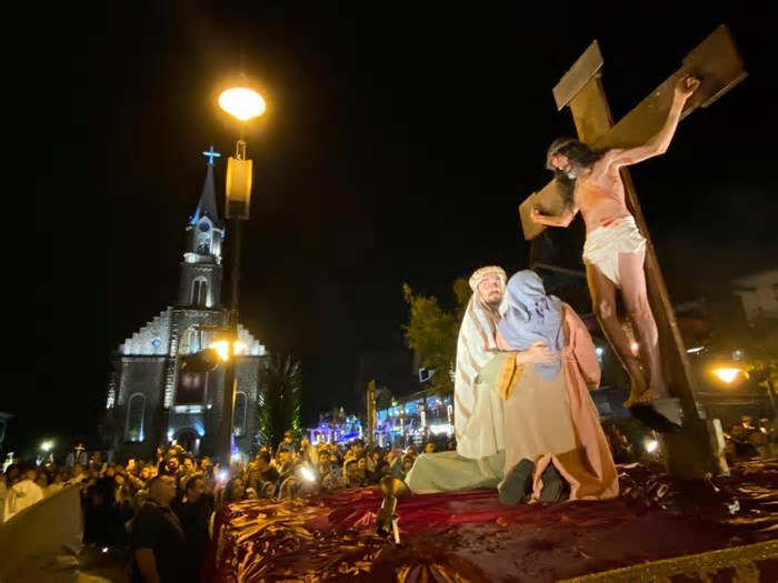 Fé e reflexão marcarão Procissão dos Passos em Gramado; veja programação religiosa para Região das Hortênsias