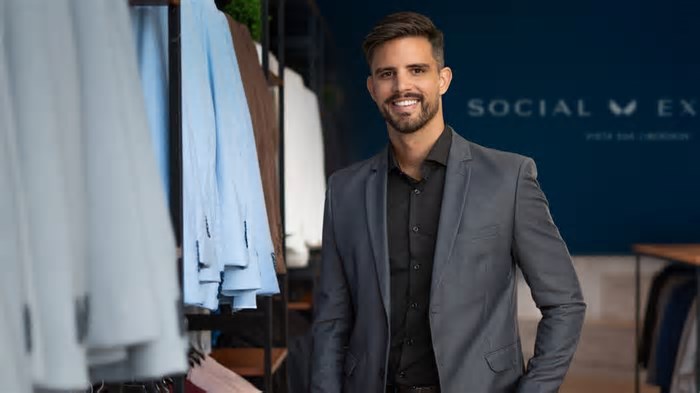 Amigos empreendem com aluguel de trajes finos masculinos, faturam R$ 5 milhões e apostam em franquias