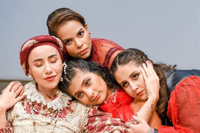 Espetáculo do Fábrica Grupo de Teatro reinventa o clássico de Shakespeare em uma ópera rock regional
