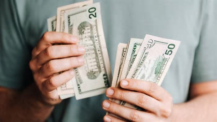 Dólar hoje (28/04): veja o valor da cotação comercial e turismo