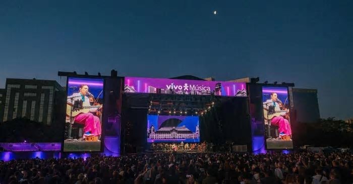 Show gratuito levou 25 mil pessoas ao Parque Harmonia neste domingo