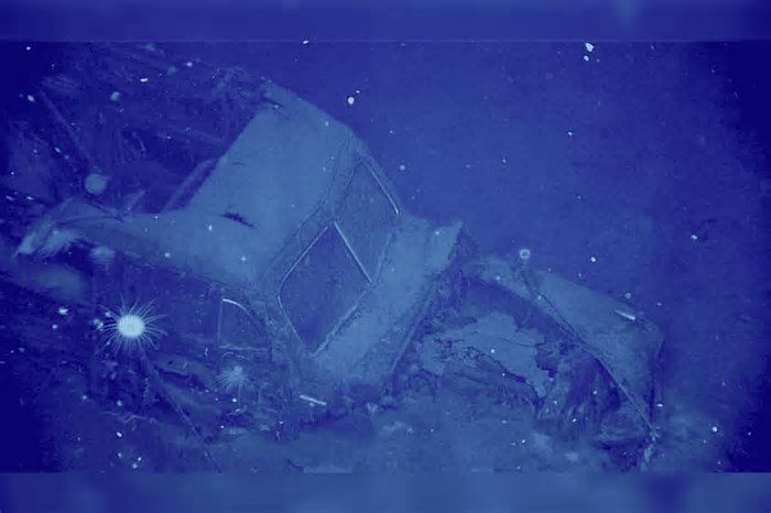 Ford de 1940 é encontrado no fundo do Oceano Pacífico