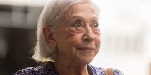 Fernanda Montenegro conquista a maior bilheteria de sua carreira aos 95 anos