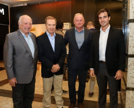 Gigante de aço na tela