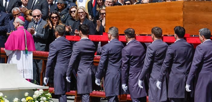 Lula expressa desejo de que próximo Papa tenha o mesmo 'coração e compromisso' de Francisco no combate à desigualdade