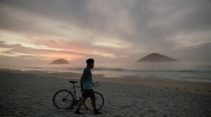 Vida no pedal: ciclista acompanha transformações no cenário urbano e natural do Rio de Janeiro