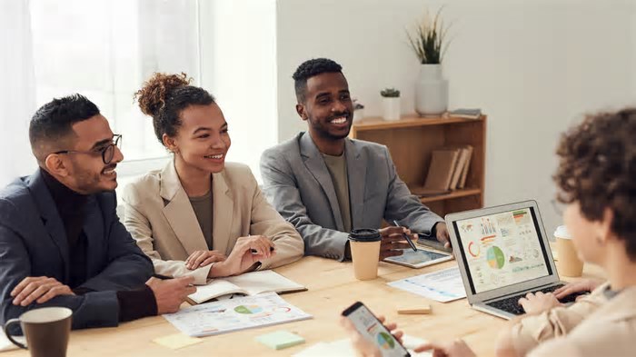 Stone, Luizalabs, Gupy and other companies have technology job openings in April