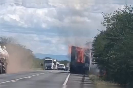 Empresa se manifesta após trio de Durval Lelys pegar fogo rumo ao DF