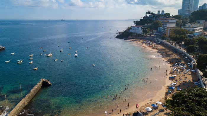 Cidade histórica do Brasil encanta com cultura vibrante e praias paradisíacas