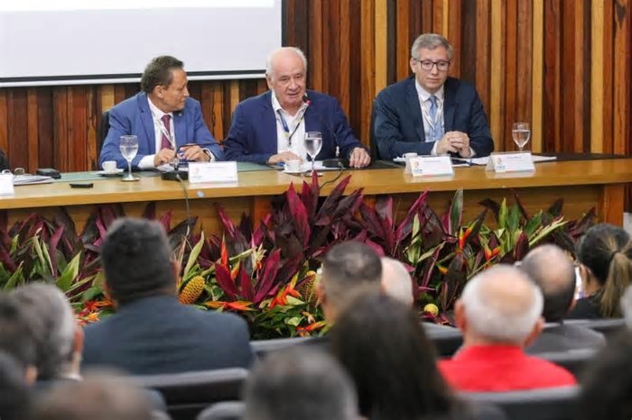 Governo do Amazonas destaca ampliação do crédito para pequenos negócios durante abertura do Fórum Permanente das Microempresas