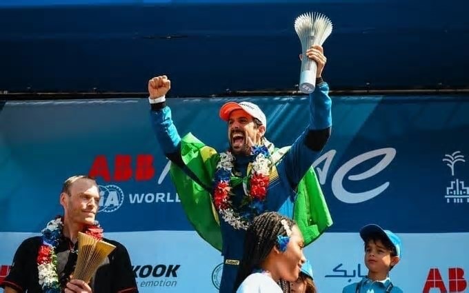 Qual é a diferença entre Fórmula 1 e Fórmula E? Di Grassi explica