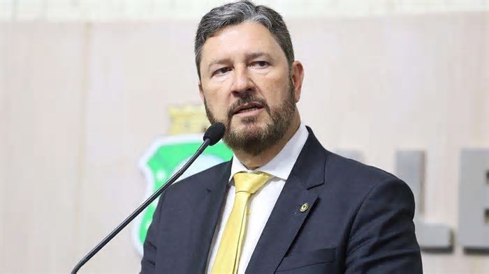 Presidente da Alece faz críticas e eleva pressão sobre concessão de Jeri: 