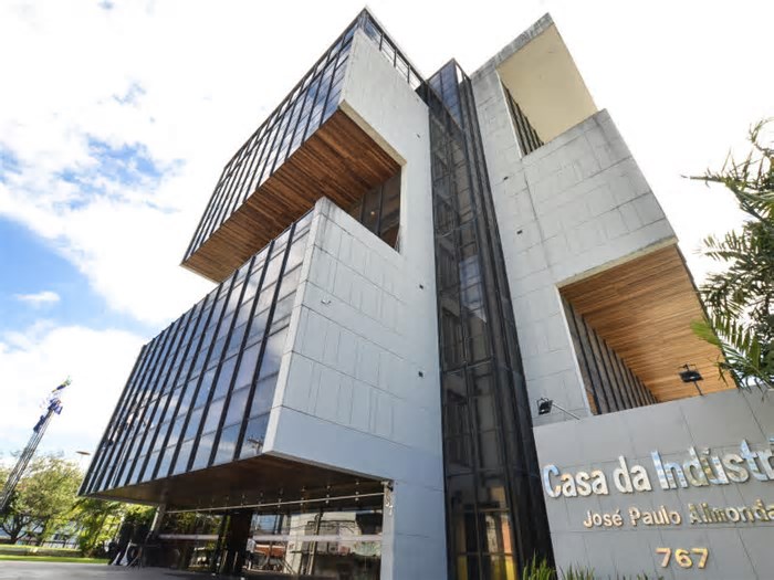 Lideranças empresariais de Pernambuco assinam manifesto contra PEC de Alberto Feitosa