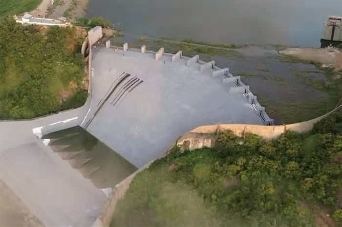Açude de Orós volta a encher após 14 anos e população celebra no interior do Ceará