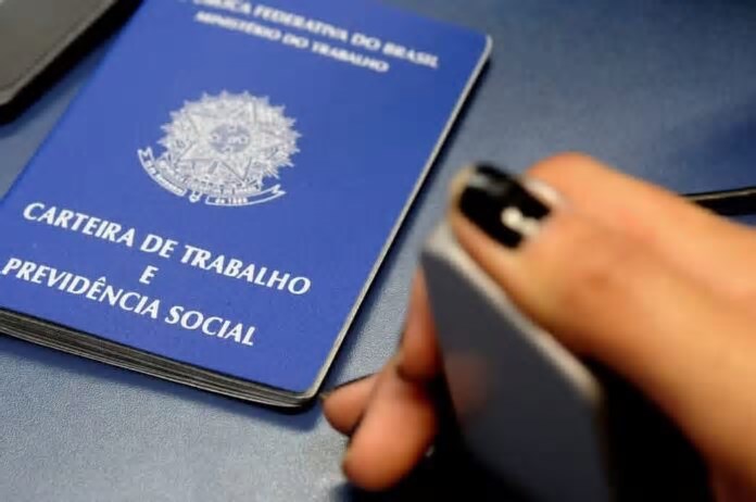 Fortaleza inicia semana com mais de 3.900 vagas de emprego