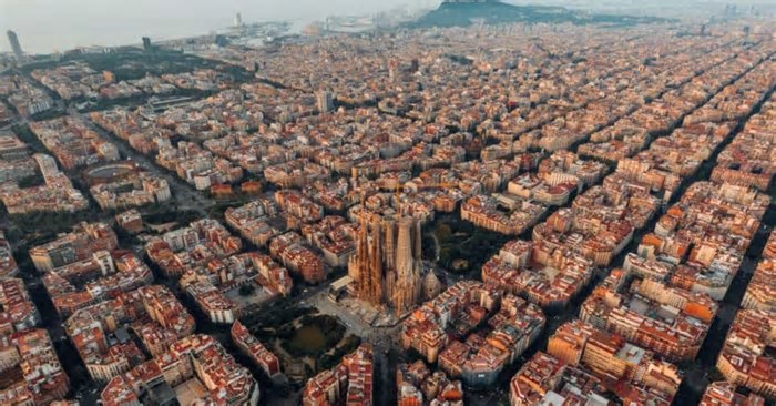 Cidade catalã é uma joia da arquitetura