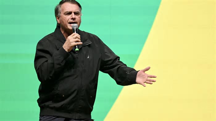 Bolsonaro é anunciado em evento do PL em Fortaleza