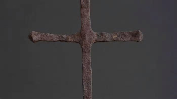 Cruz usada na primeira missa no Brasil inicia peregrinação pelo país