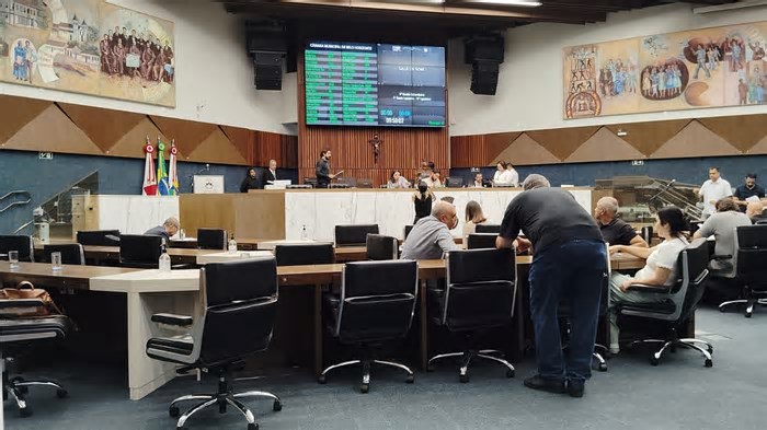 Vereadores de BH aprovam venda de bebidas alcoólicas em bancas de jornais e revistas