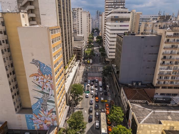 Estudo do IBGE destaca Curitiba como sede empresarial de grandes grupos nacionais
