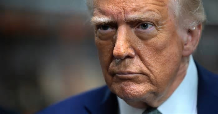 100 dias de Trump: tarifaço gangorra, queda de apoio e um futuro imprevisível