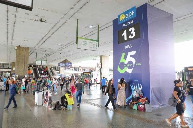 Totens mostram a contagem regressiva para a festa dos 65 anos de Brasília