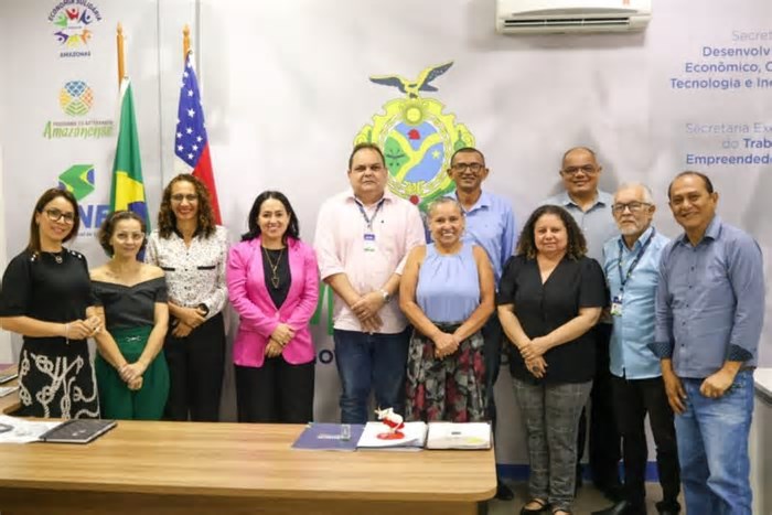 Prefeitura de Tefé participa de reunião técnica em Manaus para ampliar acesso a políticas de emprego