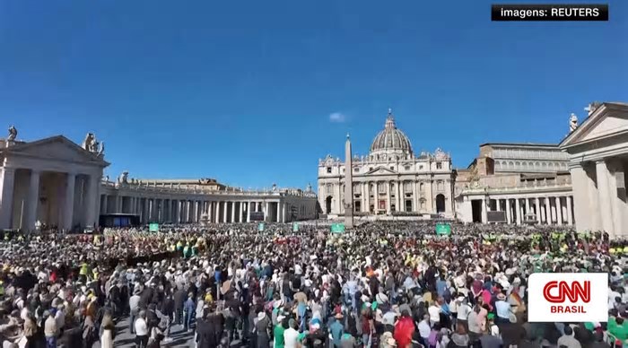 Funeral do papa Francisco: Timelapse mostra milhares de fiéis se reunindo