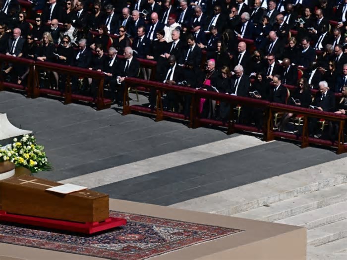 Autoridades participam do funeral do papa Francisco; veja imagens