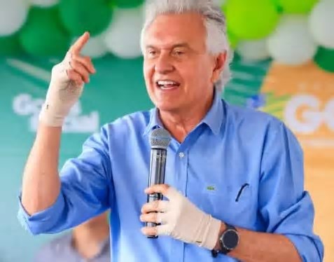 Caiado faz cirurgia para retirar tumores de câncer de pele