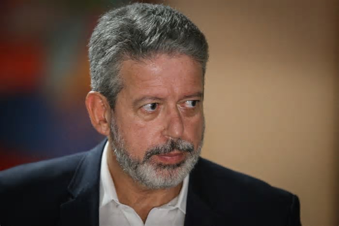 Câmara: relator de projeto, Lira incorporará mudanças na isenção do IR