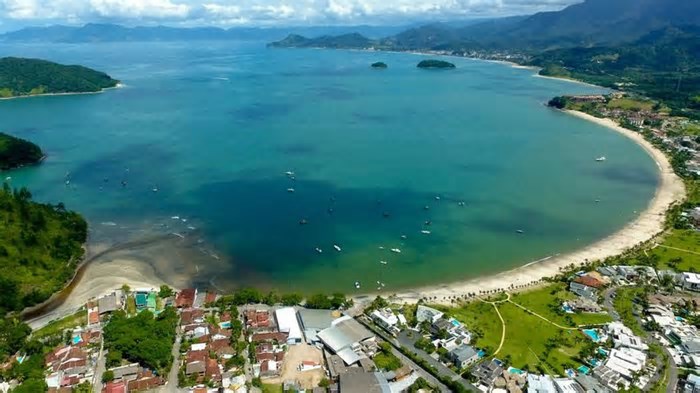 Boletim da Cestesb mostra litoral de SP com 64 praias impróprias ao banho